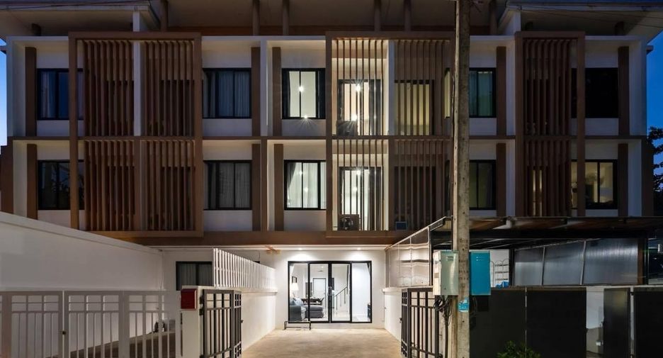 For rent 4 bedrooms townhouse in Ko Samui, Surat Thani