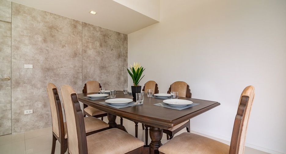 For sale 3 bedrooms condo in Jomtien, Pattaya