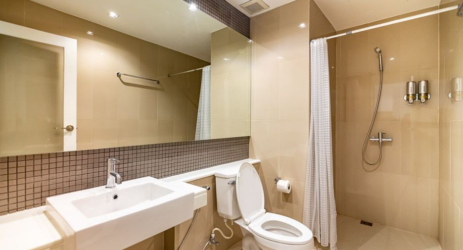 For sale 3 bedrooms condo in Bang Lamung, Chonburi