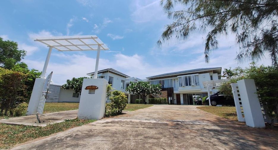 For sale 5 bedrooms house in Cha Am, Phetchaburi