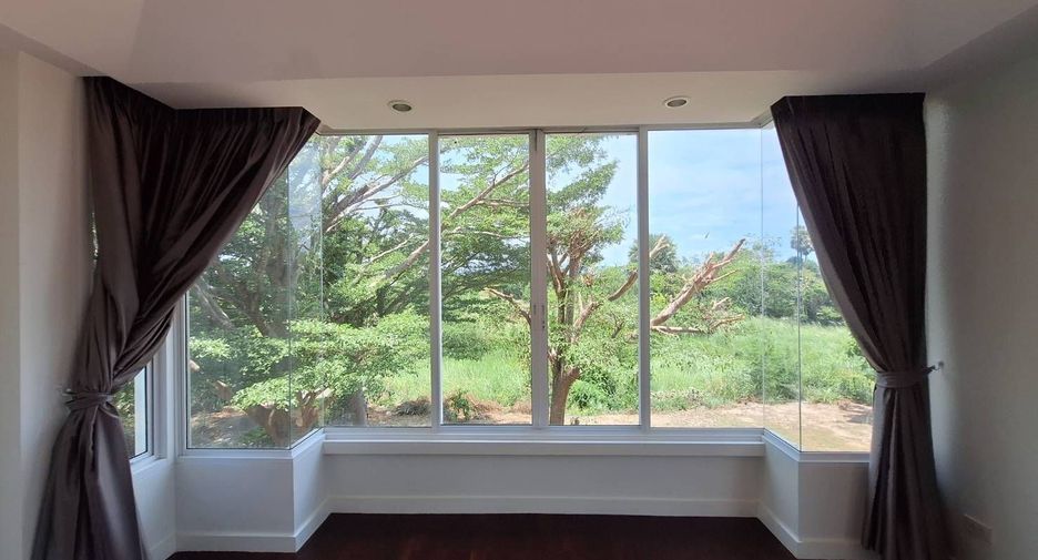 For sale 5 bedrooms house in Cha Am, Phetchaburi