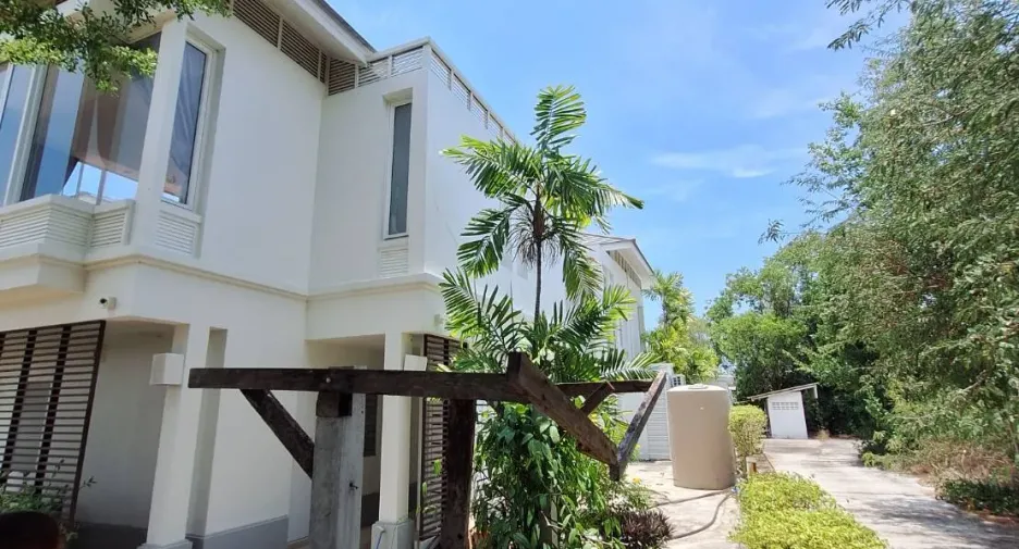 For sale 5 bedrooms house in Cha Am, Phetchaburi