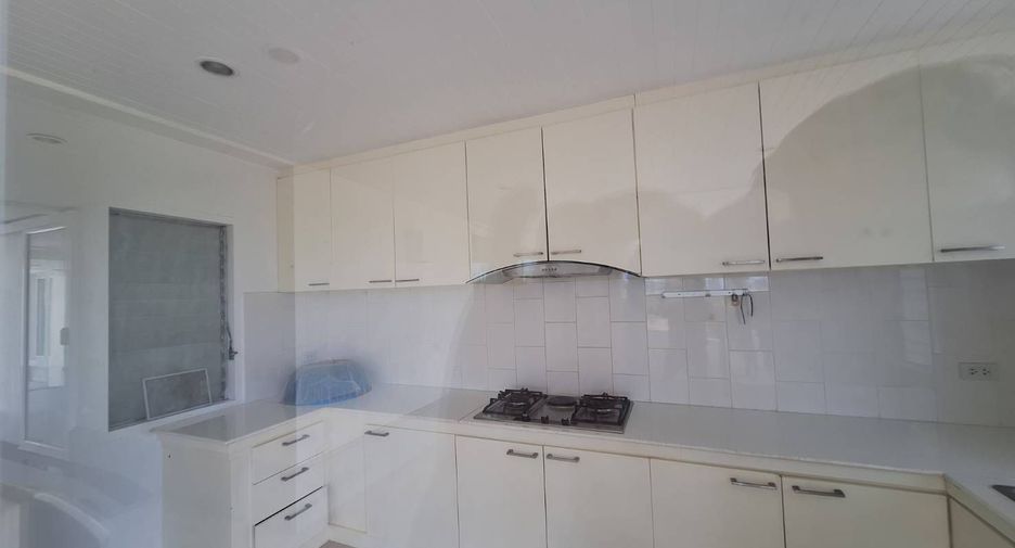 For sale 5 bedrooms house in Cha Am, Phetchaburi