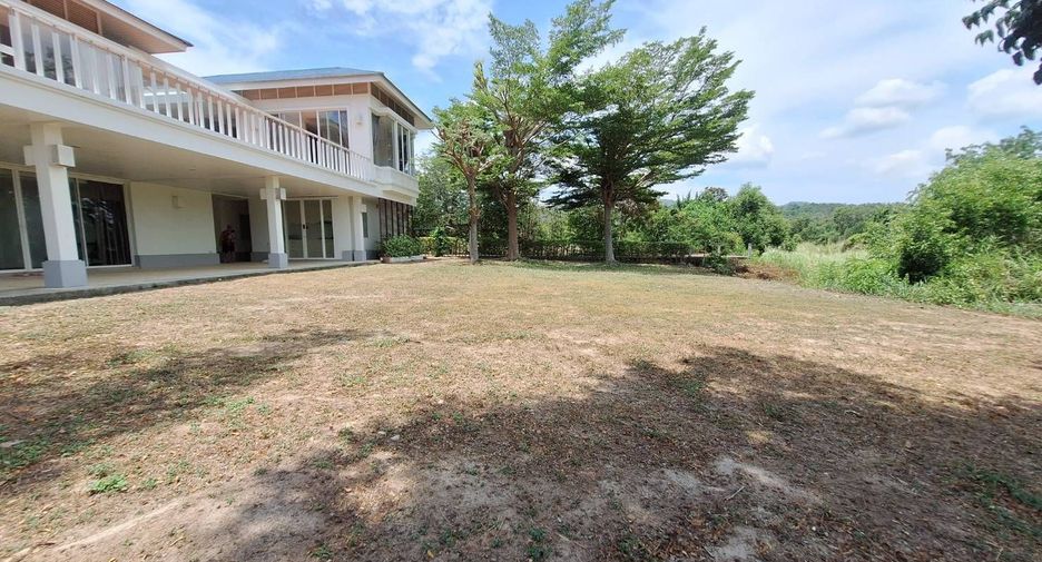 For sale 5 bedrooms house in Cha Am, Phetchaburi