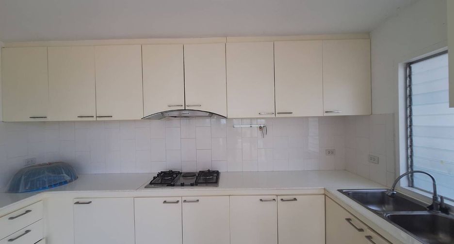 For sale 5 bedrooms house in Cha Am, Phetchaburi