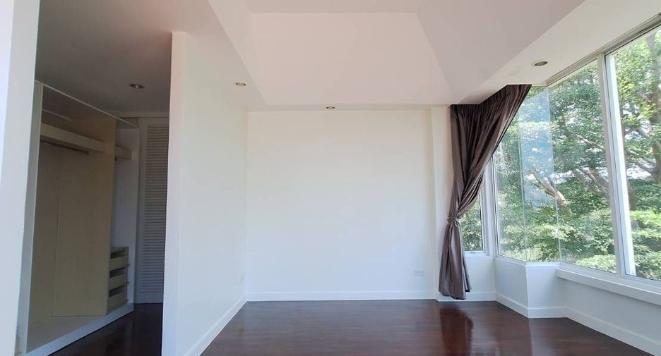 For sale 5 bedrooms house in Cha Am, Phetchaburi
