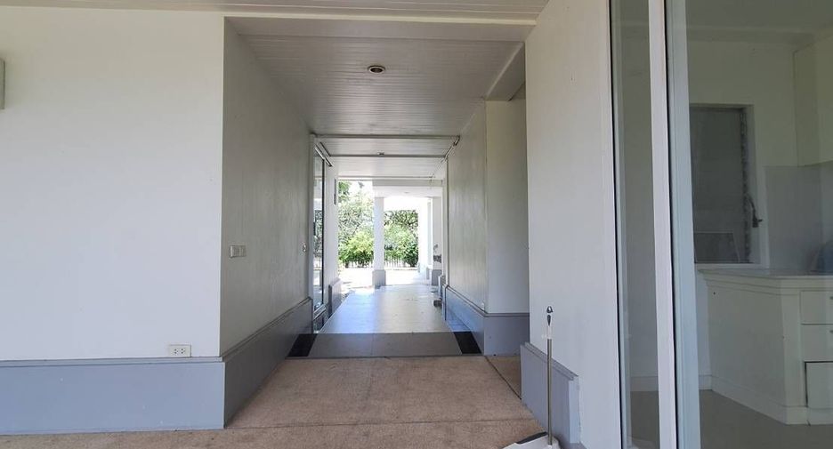 For sale 5 bedrooms house in Cha Am, Phetchaburi