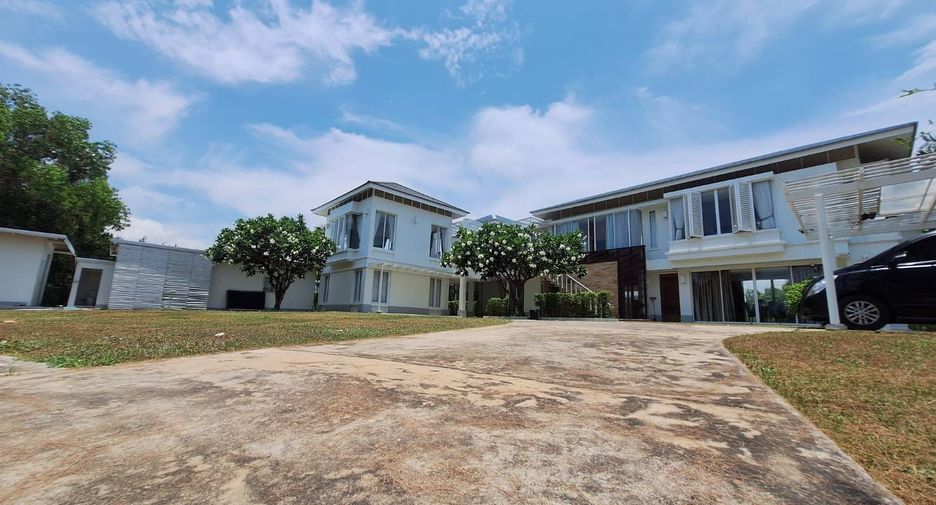 For sale 5 bedrooms house in Cha Am, Phetchaburi
