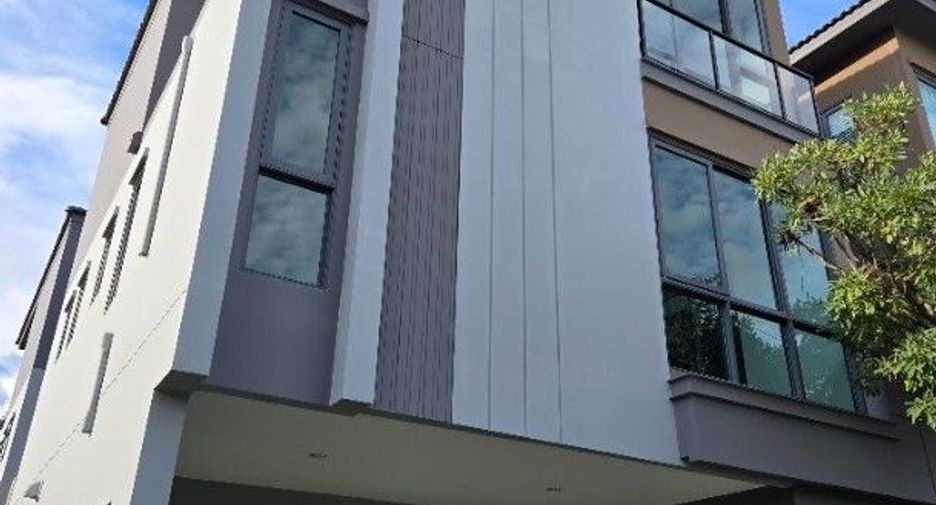 À vendre 4 chambres maison à Phra Pradaeng, Samut Prakan