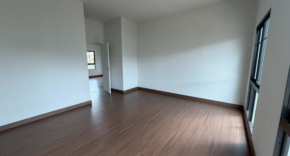 出售 4 卧室 独立屋 在 Lat Krabang, 曼谷