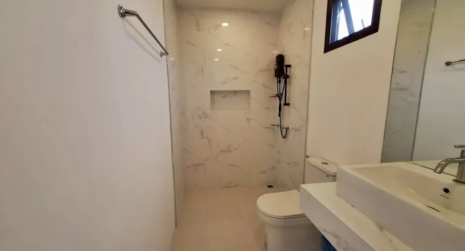 For rent 4 bedrooms villa in Hua Hin, Prachuap Khiri Khan
