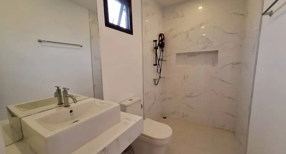For rent 4 bedrooms villa in Hua Hin, Prachuap Khiri Khan