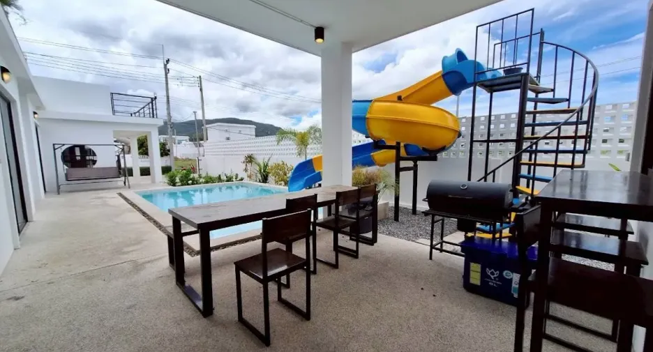 For rent 4 bedrooms villa in Hua Hin, Prachuap Khiri Khan