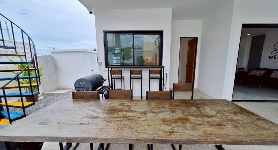 For rent 4 bedrooms villa in Hua Hin, Prachuap Khiri Khan