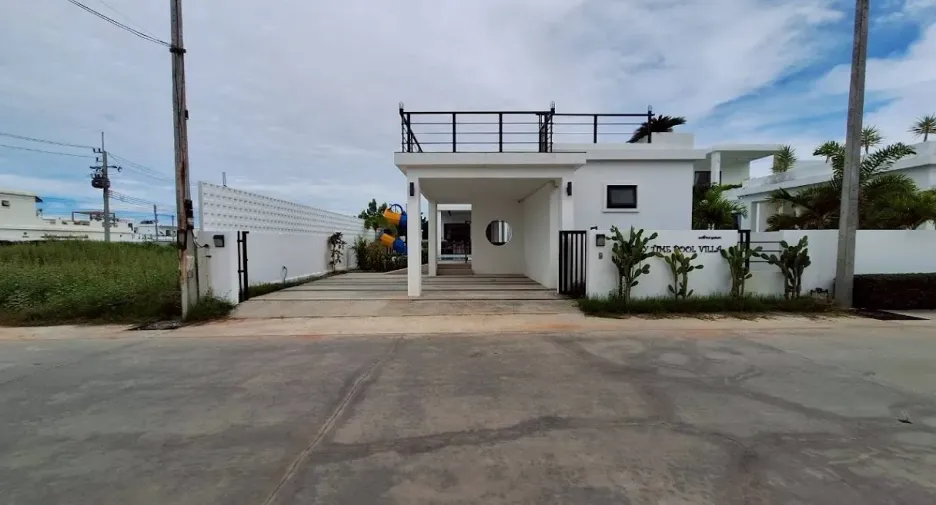 For rent 4 bedrooms villa in Hua Hin, Prachuap Khiri Khan