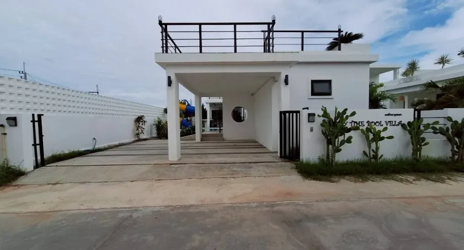 For rent 4 bedrooms villa in Hua Hin, Prachuap Khiri Khan