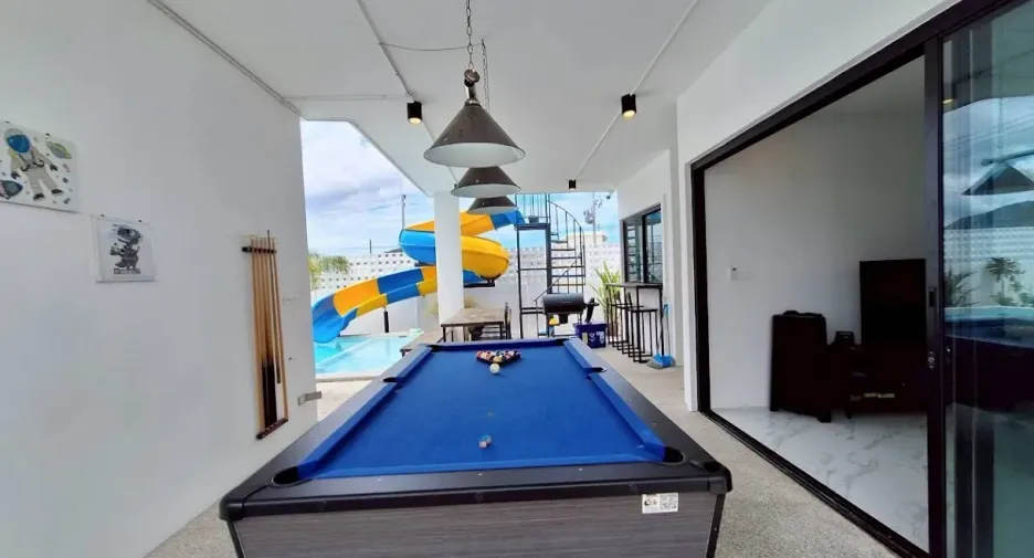 For rent 4 bedrooms villa in Hua Hin, Prachuap Khiri Khan