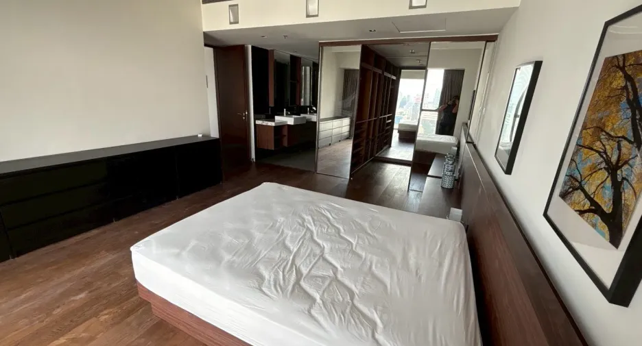 For sale and for rent 2 bedrooms condo in Sathon, Bangkok