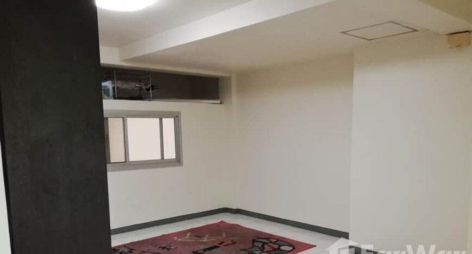 For sale and for rent 4 bedrooms retail Space in Bang Kapi, Bangkok