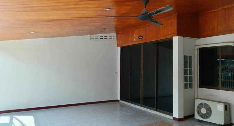 For sale and for rent 2 bedrooms townhouse in Hua Hin, Prachuap Khiri Khan