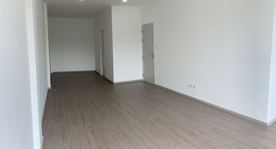 For sale 3 bedrooms townhouse in Bangkok Noi, Bangkok