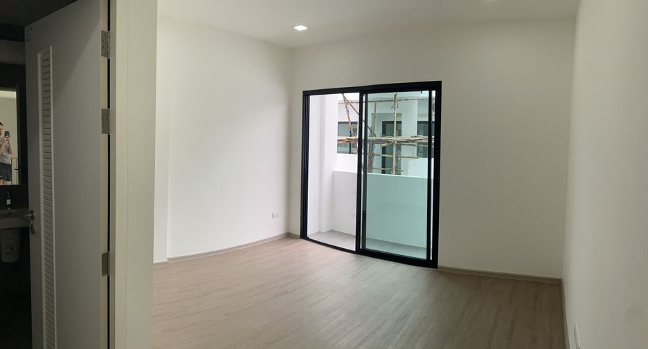 For sale 3 bedrooms townhouse in Bangkok Noi, Bangkok