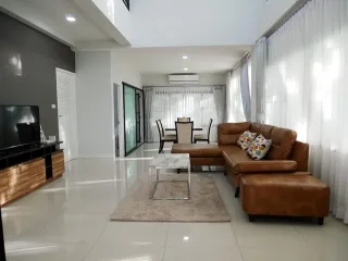 Reihenhaus zum Kauf und zur Miete mit 3 Zimmer in Mueang Chiang Mai, Chiang Mai