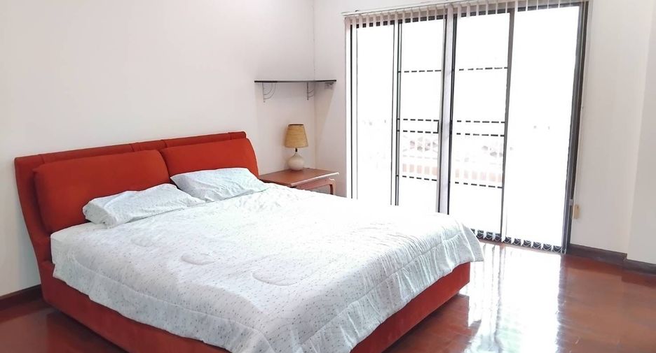For sale 4 bedrooms house in Mueang Chiang Mai, Chiang Mai