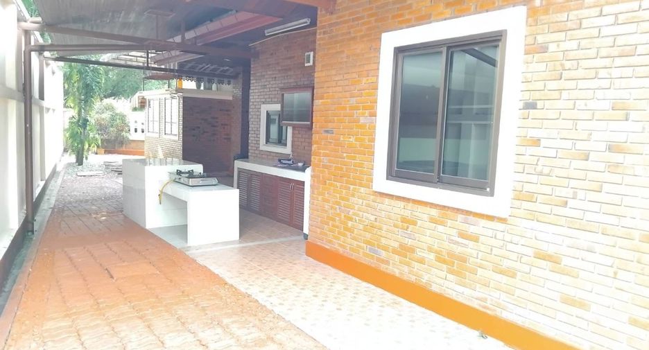 For sale 4 bedrooms house in Mueang Chiang Mai, Chiang Mai