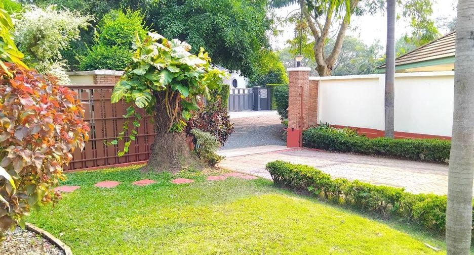 For sale 4 bedrooms house in Mueang Chiang Mai, Chiang Mai