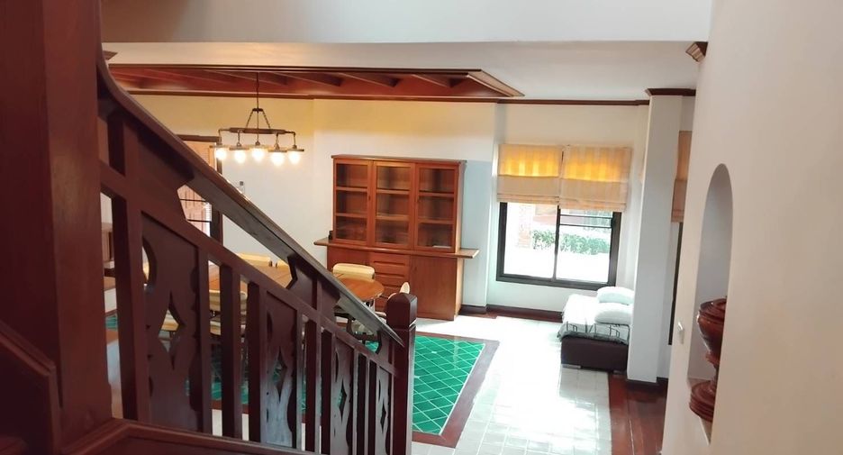 For sale 4 bedrooms house in Mueang Chiang Mai, Chiang Mai