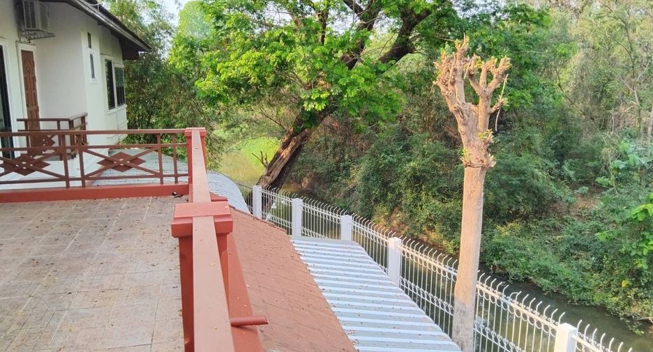 For sale 4 bedrooms house in Mueang Chiang Mai, Chiang Mai