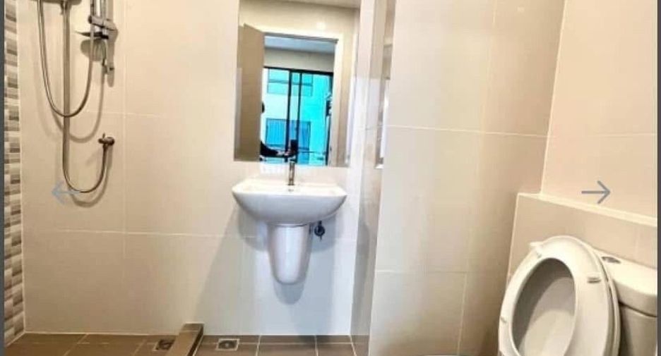For sale studio condo in Mueang Samut Prakan, Samut Prakan