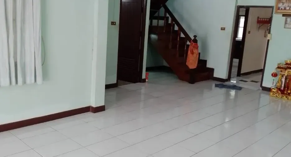 For sale 4 bedrooms house in Don Mueang, Bangkok