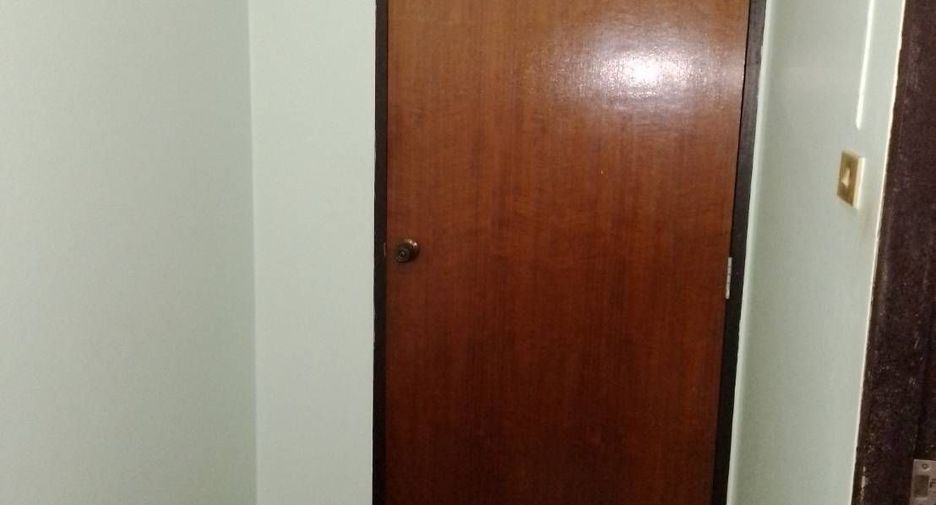 For sale 4 bedrooms house in Don Mueang, Bangkok