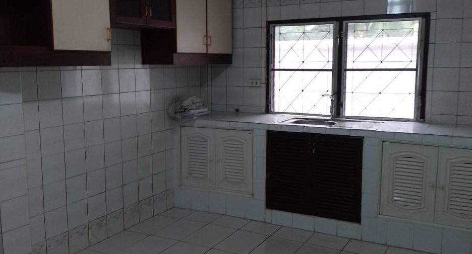 出售 4 卧室 独立屋 在 Don Mueang, 曼谷
