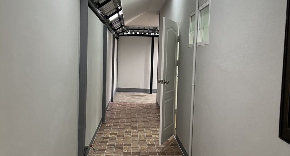 For sale 3 bedrooms house in Saraphi, Chiang Mai