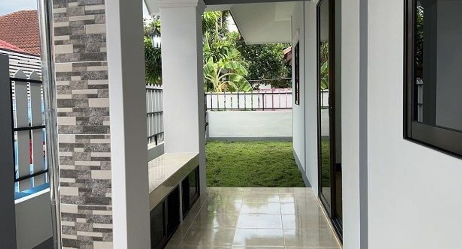 For sale 3 bedrooms house in Saraphi, Chiang Mai