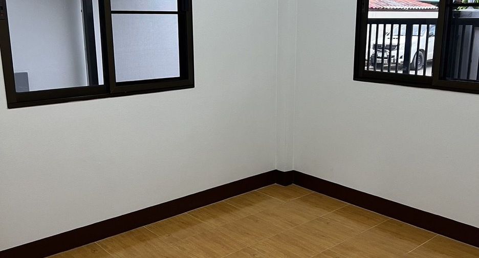 For sale 3 bedrooms house in Saraphi, Chiang Mai