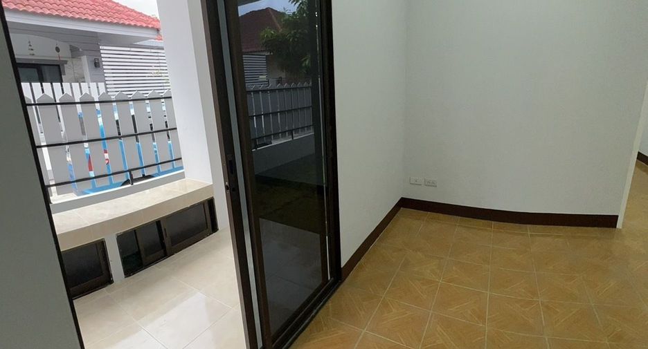 For sale 3 bedrooms house in Saraphi, Chiang Mai