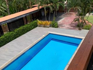 À louer 5 chambres villa à Hua Hin, Prachuap Khiri Khan