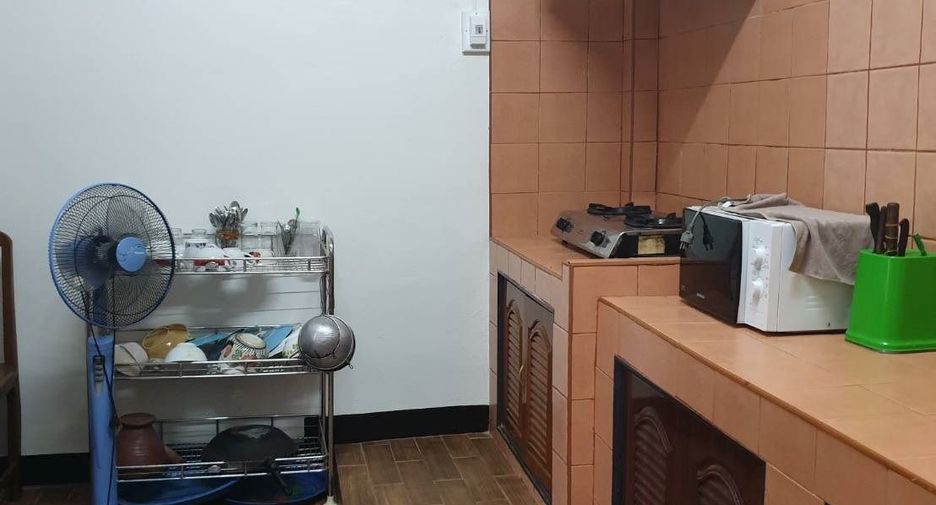 Casa adosada en venta de 4 habitaciones en Mueang Chiang Mai, Chiang Mai