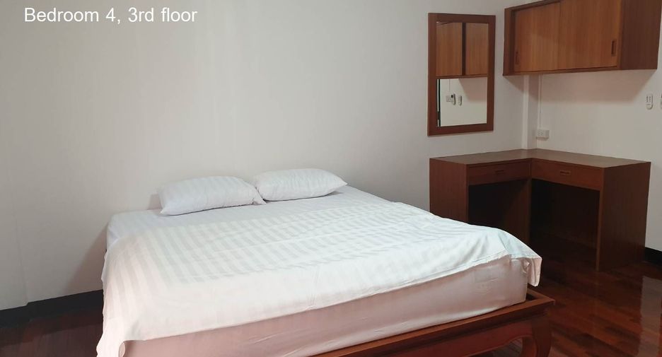Casa adosada en venta de 4 habitaciones en Mueang Chiang Mai, Chiang Mai