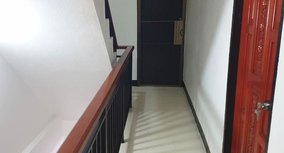 Casa adosada en venta de 4 habitaciones en Mueang Chiang Mai, Chiang Mai