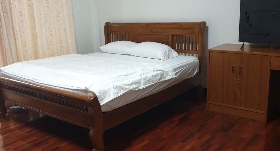 Casa adosada en venta de 4 habitaciones en Mueang Chiang Mai, Chiang Mai