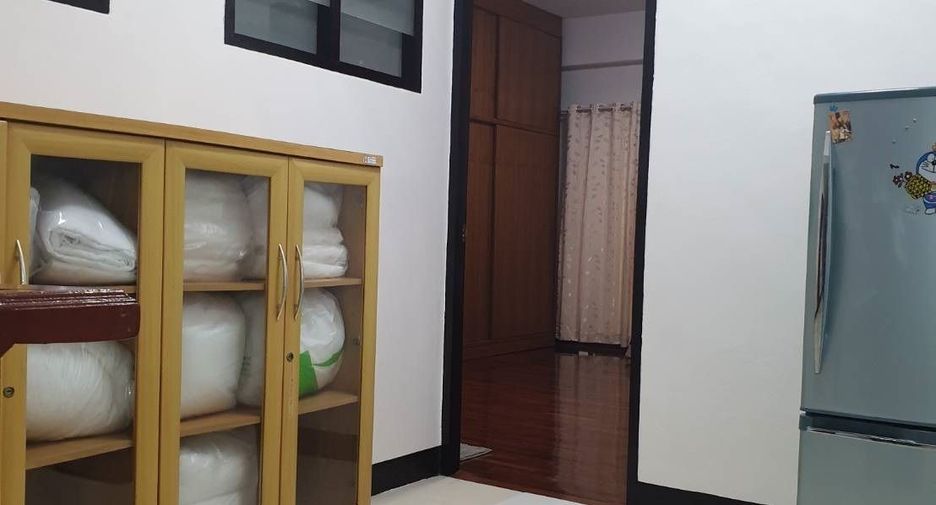 Casa adosada en venta de 4 habitaciones en Mueang Chiang Mai, Chiang Mai