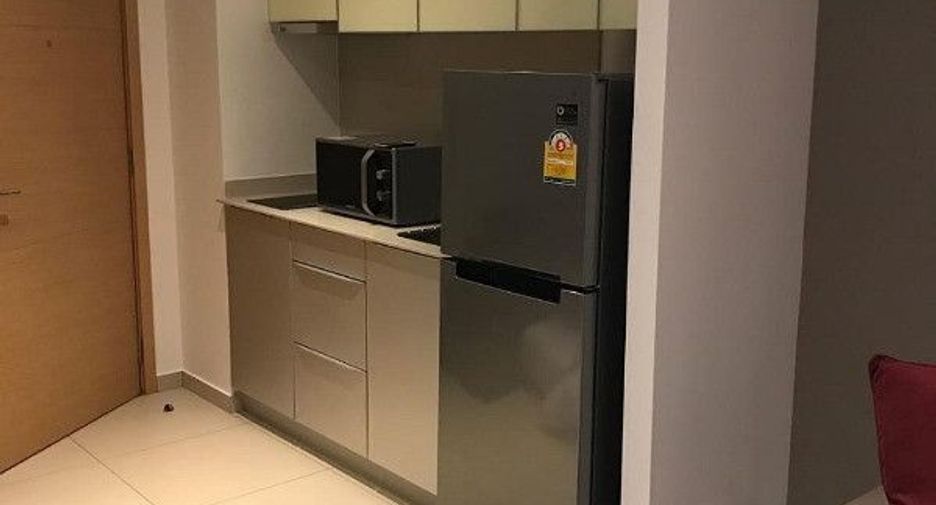 For sale 1 bed condo in Khlong Toei, Bangkok