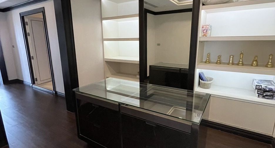 ขาย 3 ห้องนอน คอนโด ใน บางรัก, กรุงเทพฯ