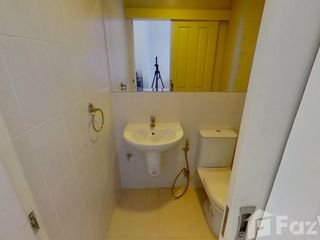 Casa adosada en venta y en alquiler de 3 habitaciones en Chom Thong, Bangkok