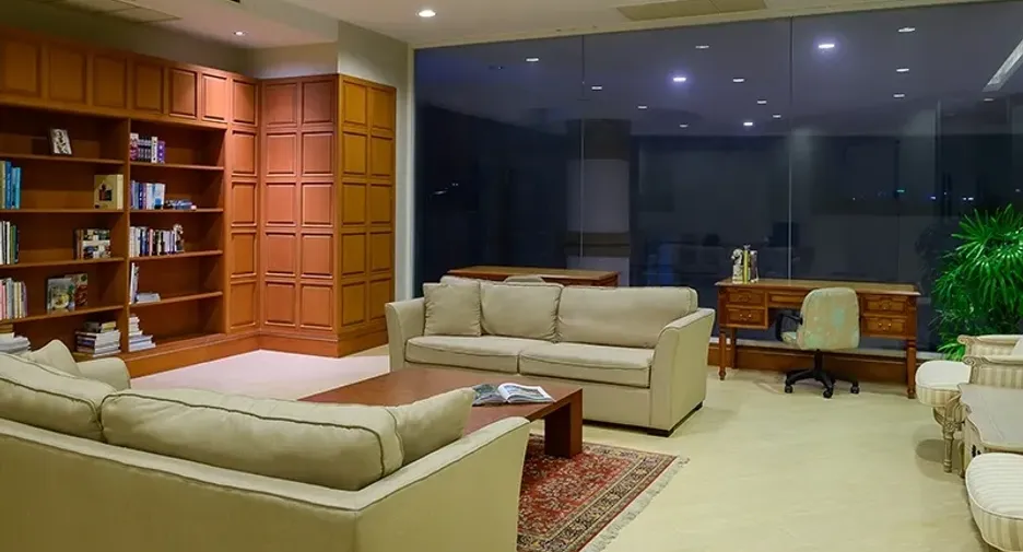 For sale 3 bedrooms condo in Dusit, Bangkok